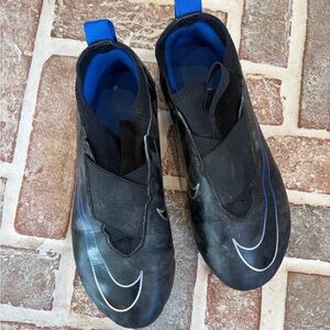 Nike Boys Soccer Cleats – Size 5.5Y – Black & Blue – Lightweight Slip-On